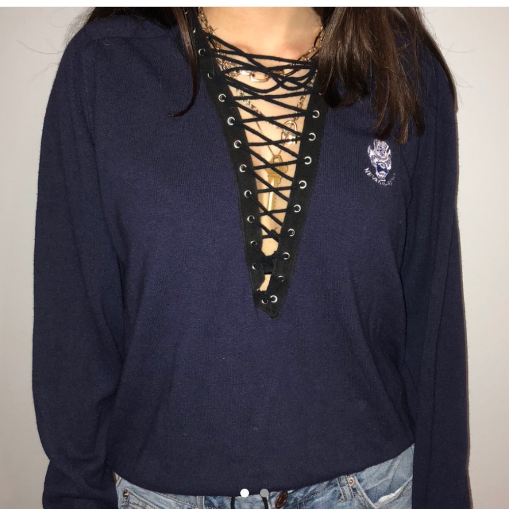 💜LF FURST OF A KIND LACE UP SWEATER💜